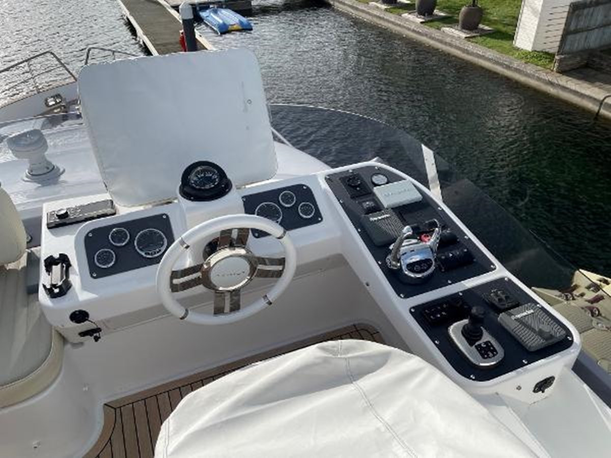 https://arconyachts.ams3.digitaloceanspaces.com/124642/conversions/large_4548952-optimize.jpg