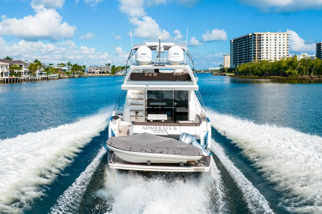 https://arconyachts.ams3.digitaloceanspaces.com/124654/conversions/large_3401003-optimize.jpg