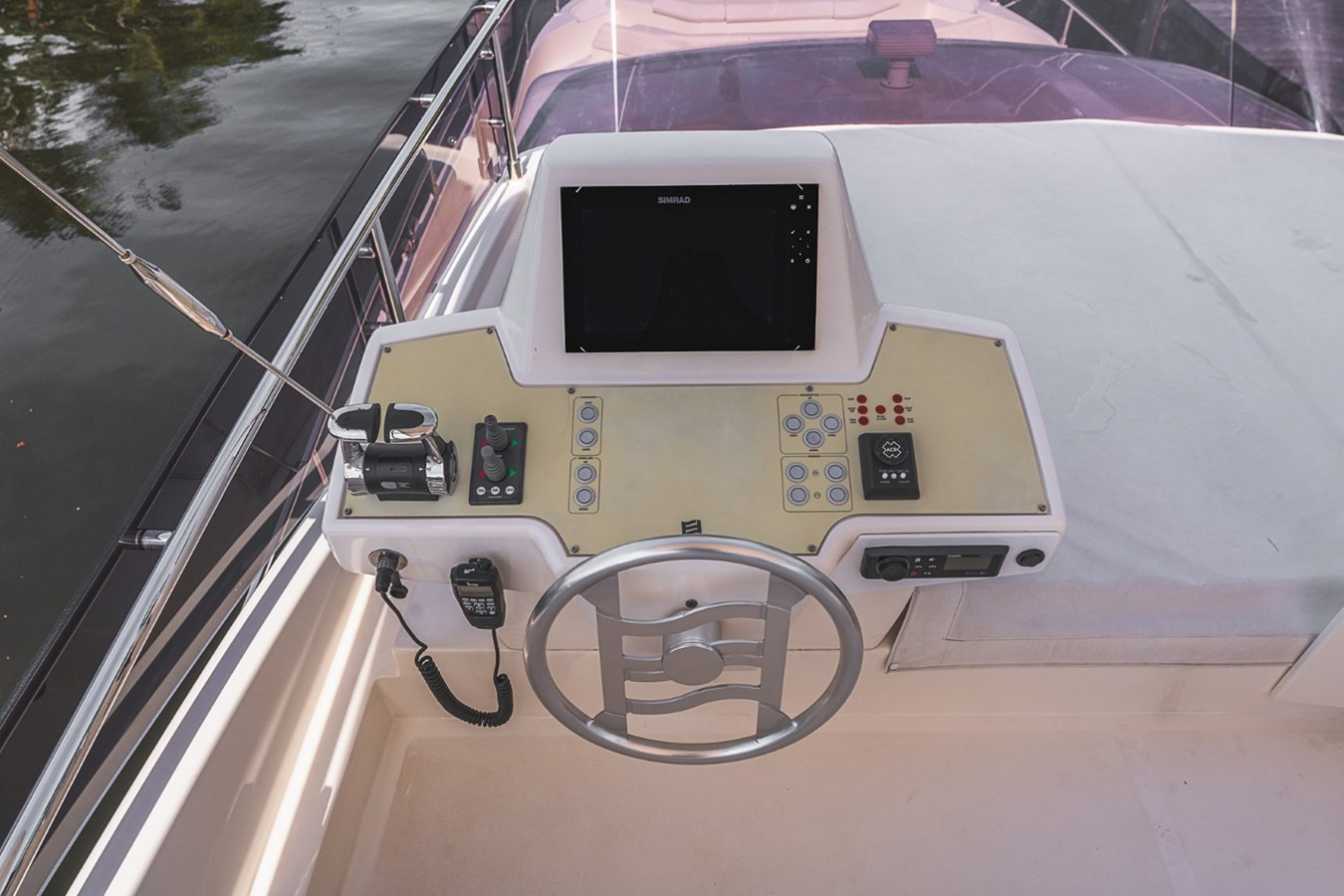 https://arconyachts.ams3.digitaloceanspaces.com/124714/conversions/large_3966261-optimize.jpg