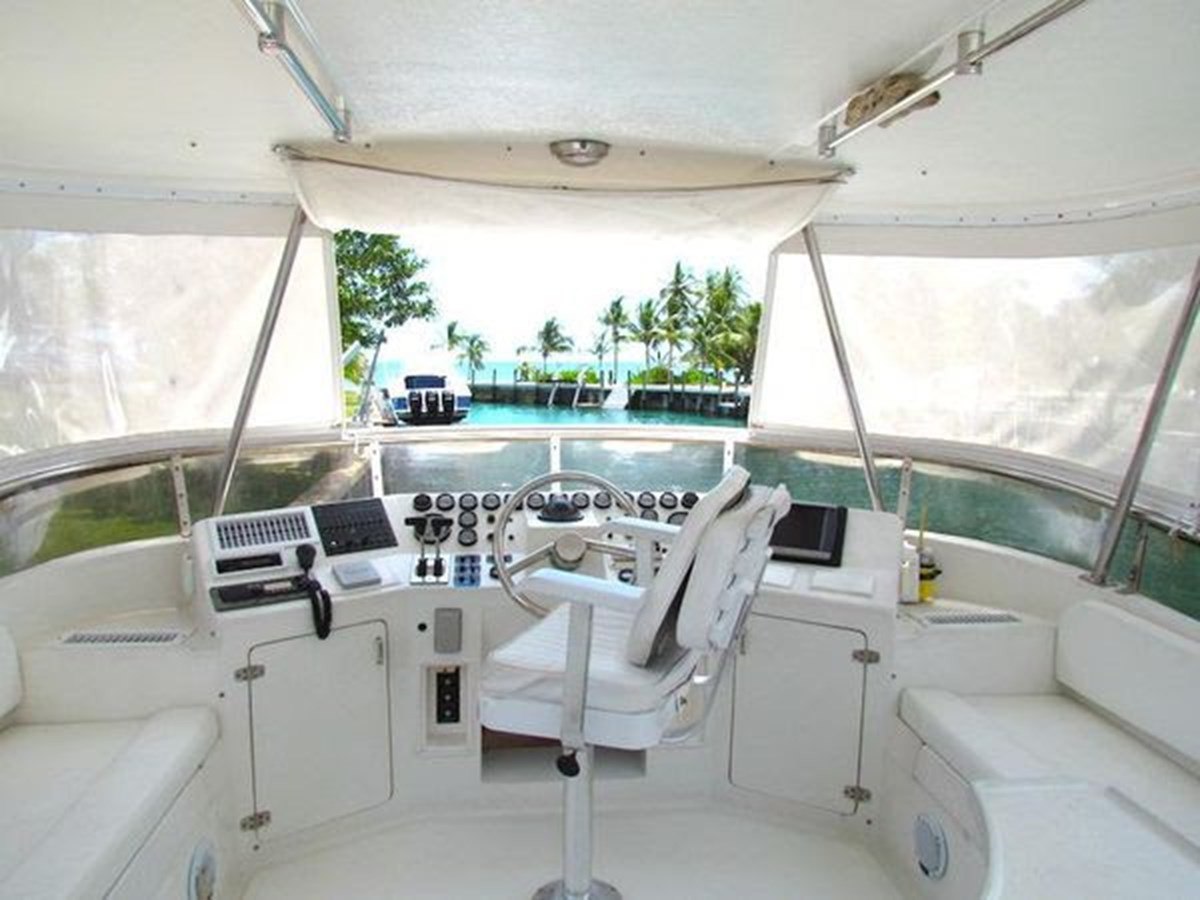 https://arconyachts.ams3.digitaloceanspaces.com/124719/conversions/large_3983453-optimize.jpg