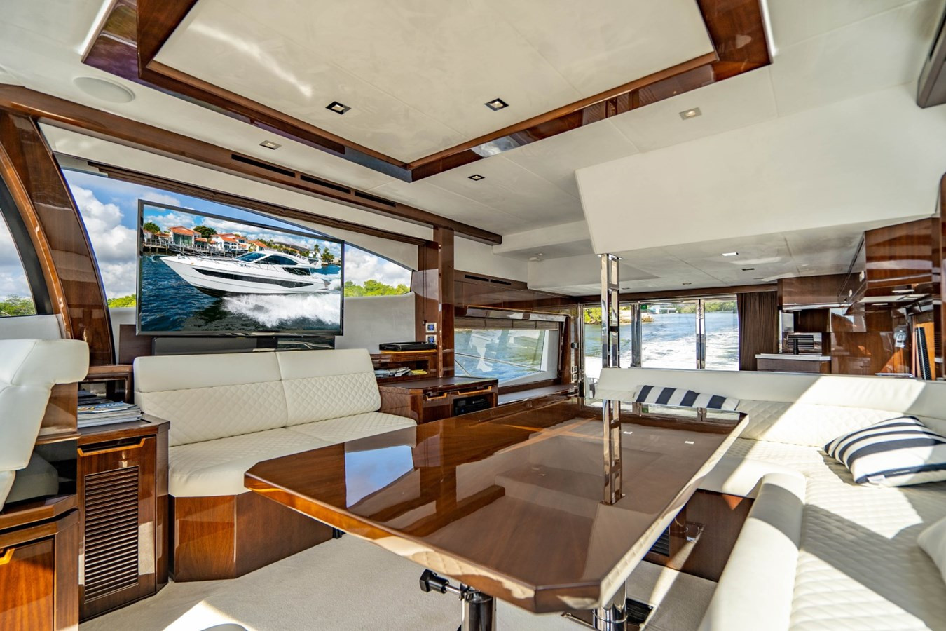 https://arconyachts.ams3.digitaloceanspaces.com/124760/conversions/large_3401039-optimize.jpg