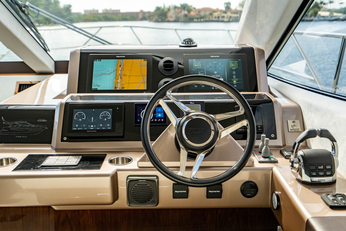 https://arconyachts.ams3.digitaloceanspaces.com/124770/conversions/large_3401043-optimize.jpg