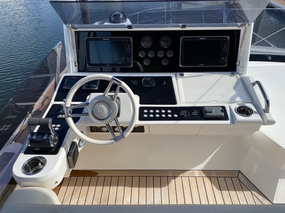 https://arconyachts.ams3.digitaloceanspaces.com/124870/conversions/large_2881971-optimize.jpg