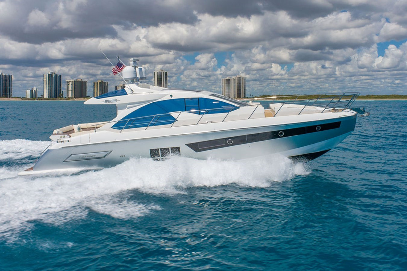 https://arconyachts.ams3.digitaloceanspaces.com/124950/conversions/large_3633870-optimize.jpg