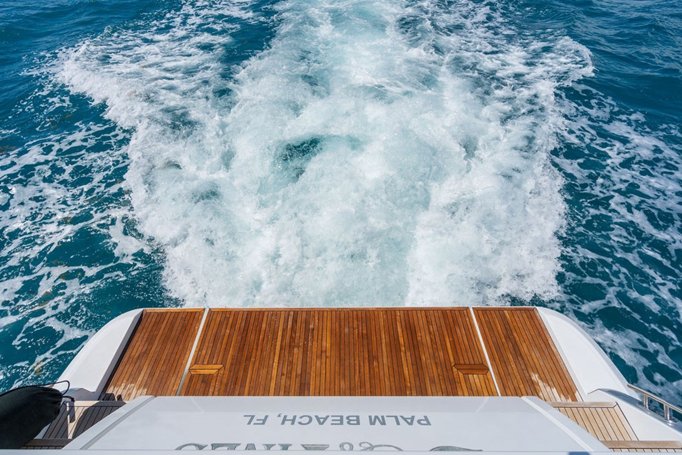 https://arconyachts.ams3.digitaloceanspaces.com/124969/conversions/large_3633876-optimize.jpg