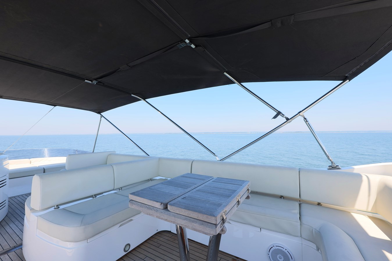 https://arconyachts.ams3.digitaloceanspaces.com/125029/conversions/large_3842995-optimize.jpg