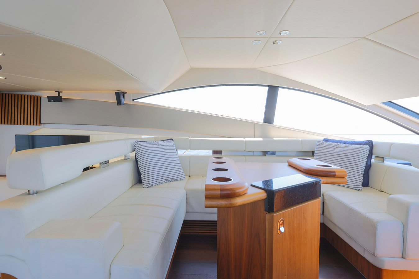 https://arconyachts.ams3.digitaloceanspaces.com/125047/conversions/large_3843002-optimize.jpg