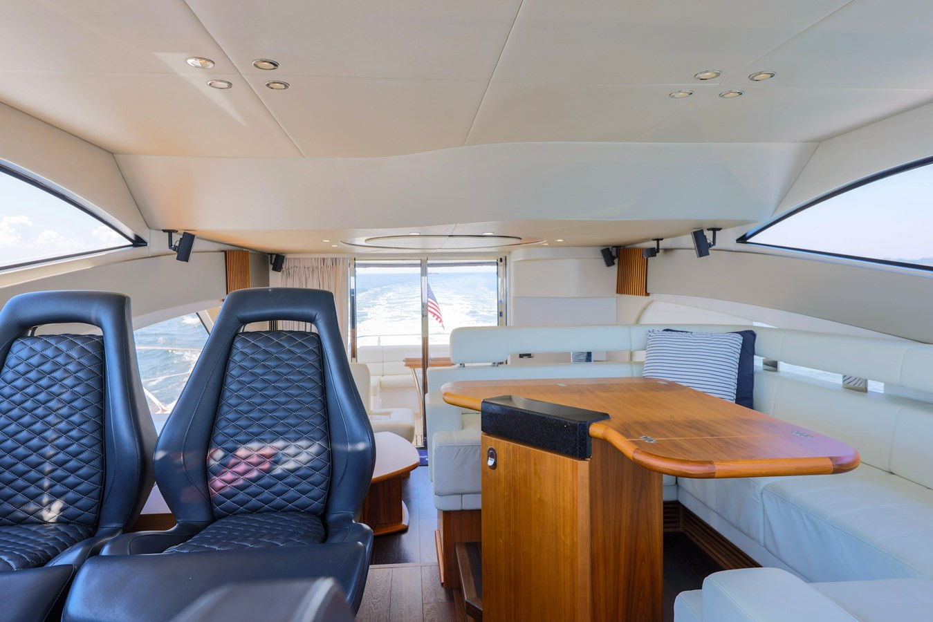 https://arconyachts.ams3.digitaloceanspaces.com/125050/conversions/large_3843003-optimize.jpg