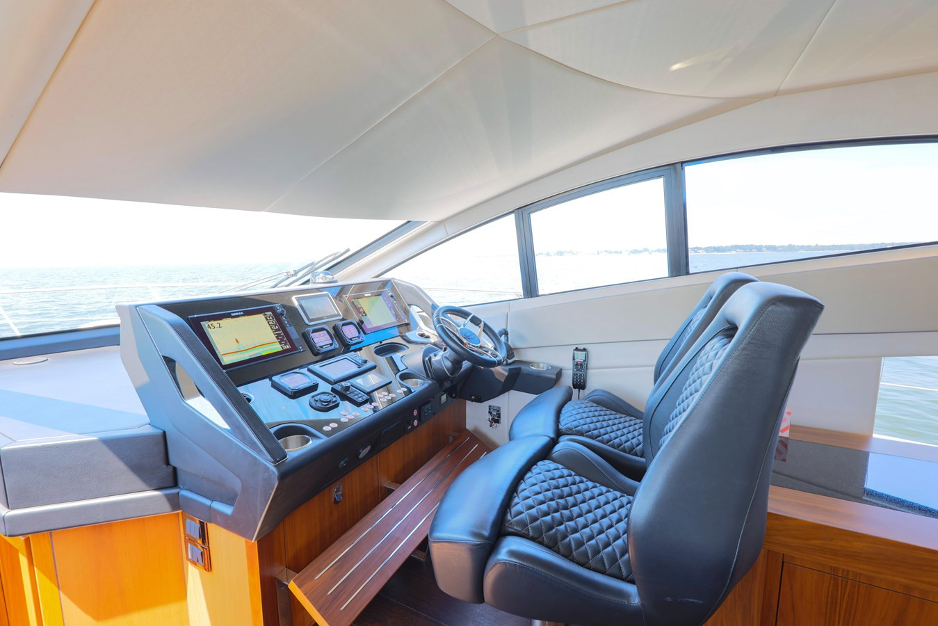 https://arconyachts.ams3.digitaloceanspaces.com/125053/conversions/large_3843004-optimize.jpg