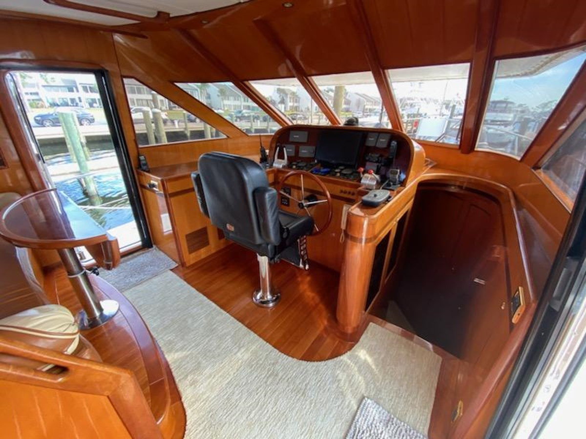 https://arconyachts.ams3.digitaloceanspaces.com/125083/conversions/large_3773812-optimize.jpg