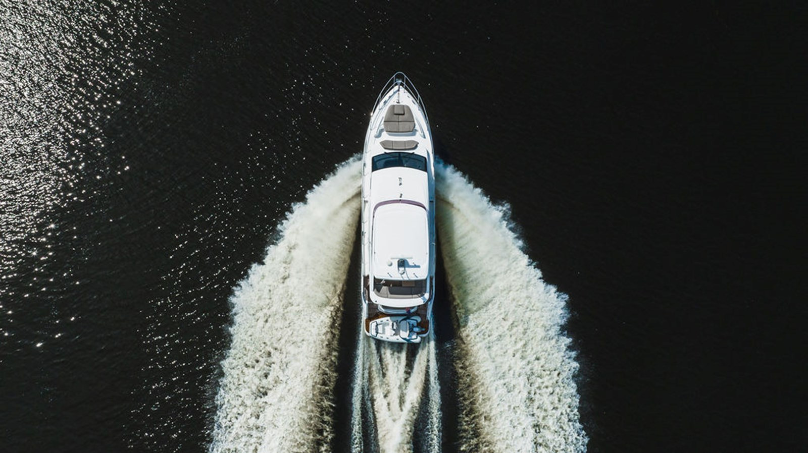 https://arconyachts.ams3.digitaloceanspaces.com/125181/conversions/large_3938942-optimize.jpg