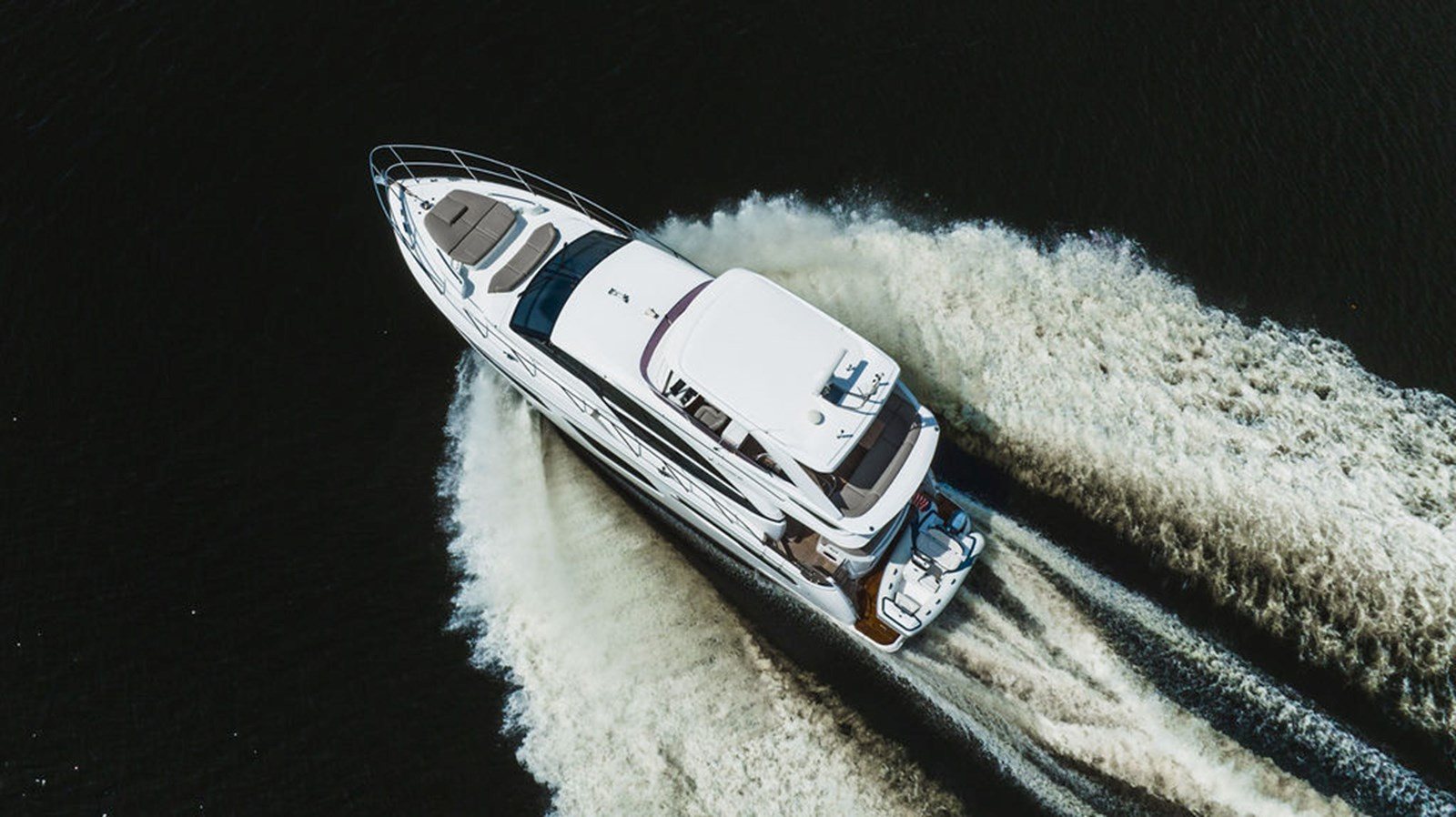 https://arconyachts.ams3.digitaloceanspaces.com/125184/conversions/large_3938943-optimize.jpg