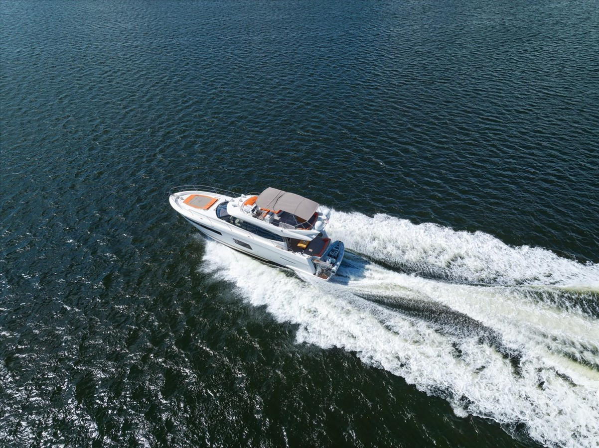 https://arconyachts.ams3.digitaloceanspaces.com/125192/conversions/large_3826226-optimize.jpg