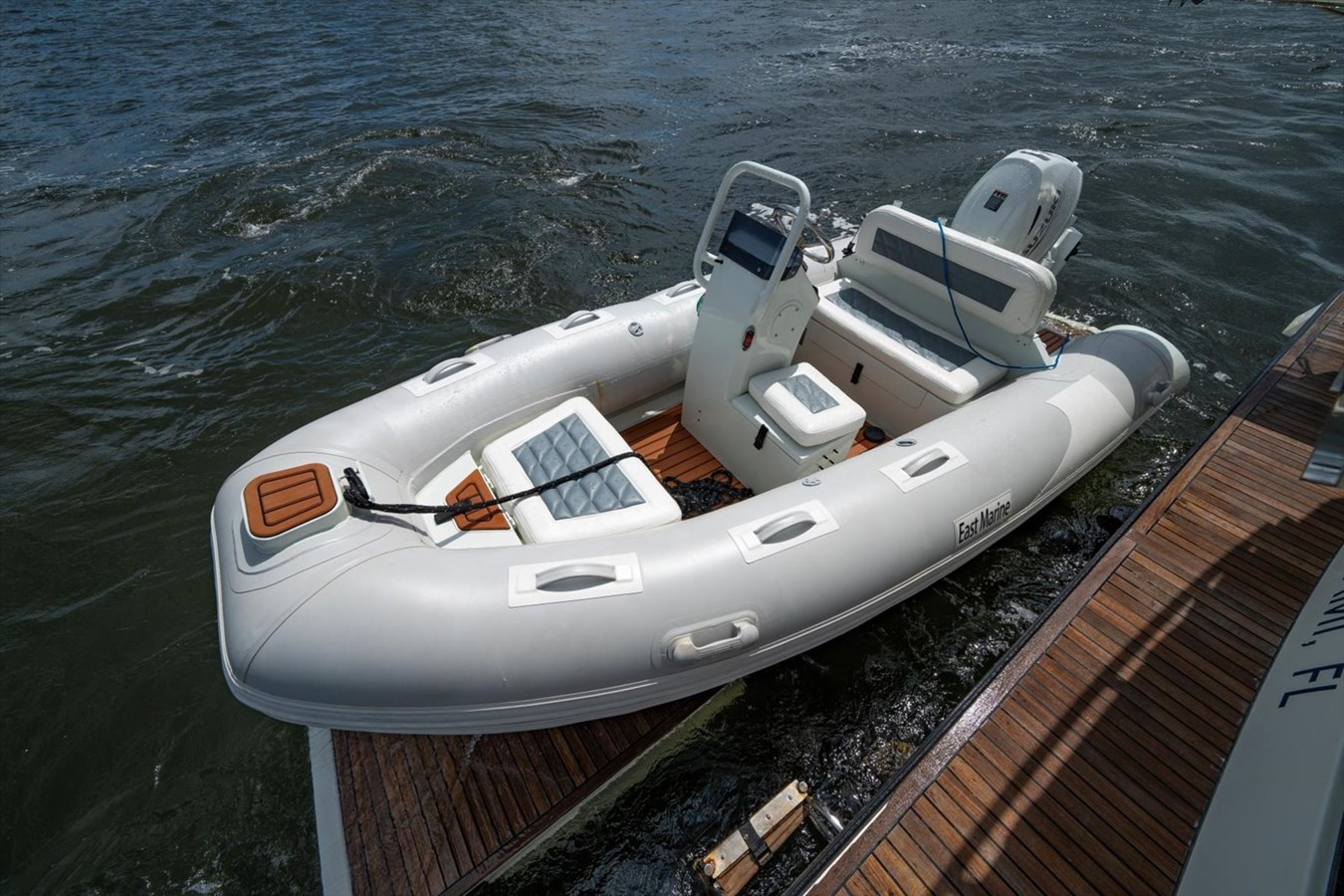 https://arconyachts.ams3.digitaloceanspaces.com/125206/conversions/large_3826231-optimize.jpg