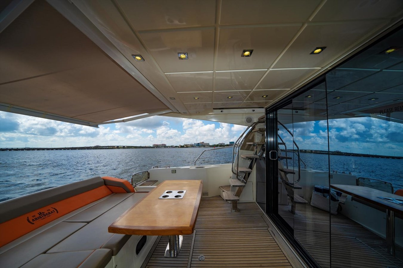 https://arconyachts.ams3.digitaloceanspaces.com/125227/conversions/large_3826238-optimize.jpg