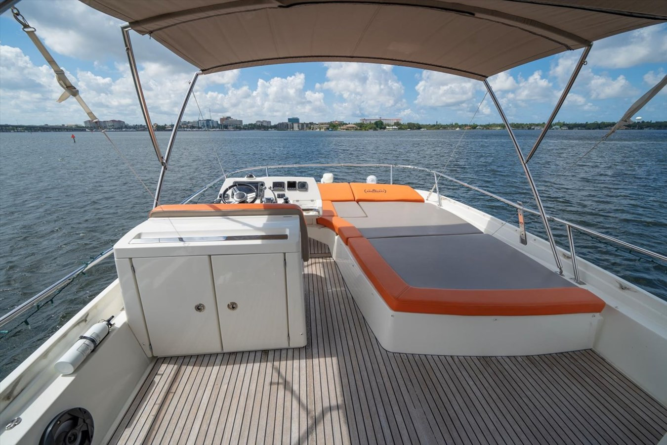 https://arconyachts.ams3.digitaloceanspaces.com/125245/conversions/large_3826244-optimize.jpg