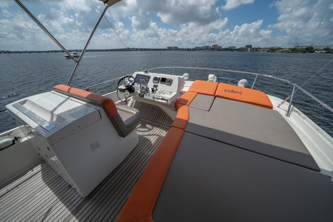 https://arconyachts.ams3.digitaloceanspaces.com/125248/conversions/large_3826245-optimize.jpg