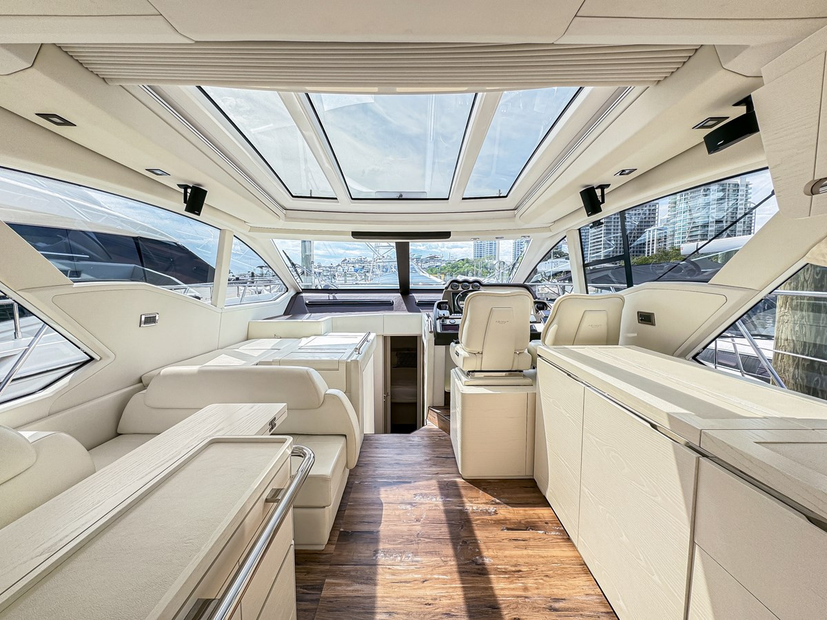 https://arconyachts.ams3.digitaloceanspaces.com/125268/conversions/large_4139247-optimize.jpg