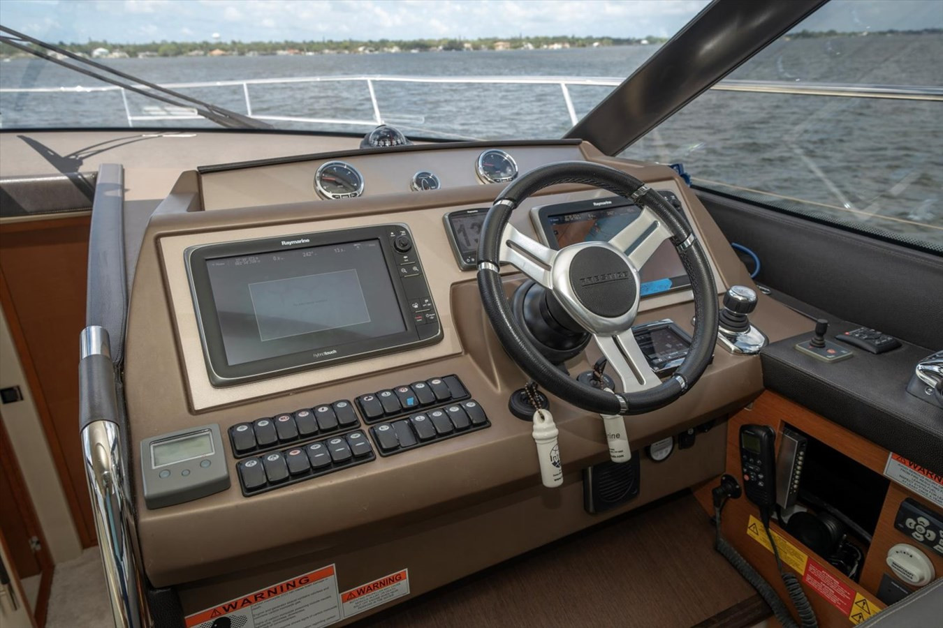 https://arconyachts.ams3.digitaloceanspaces.com/125281/conversions/large_3826256-optimize.jpg