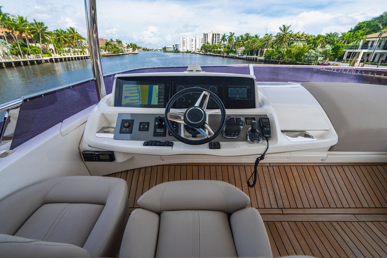 https://arconyachts.ams3.digitaloceanspaces.com/125290/conversions/large_3938979-optimize.jpg