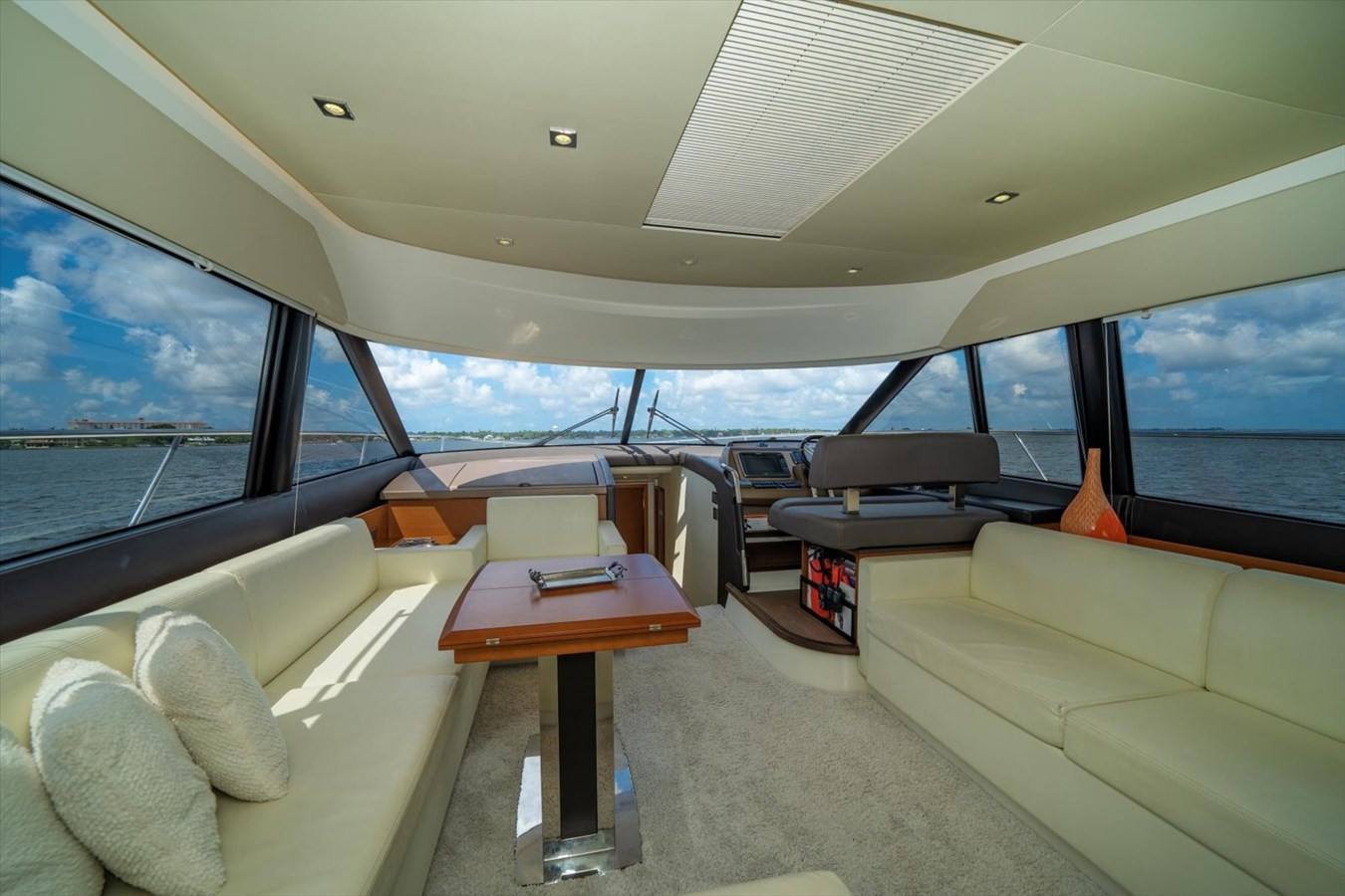 https://arconyachts.ams3.digitaloceanspaces.com/125310/conversions/large_3826265-optimize.jpg