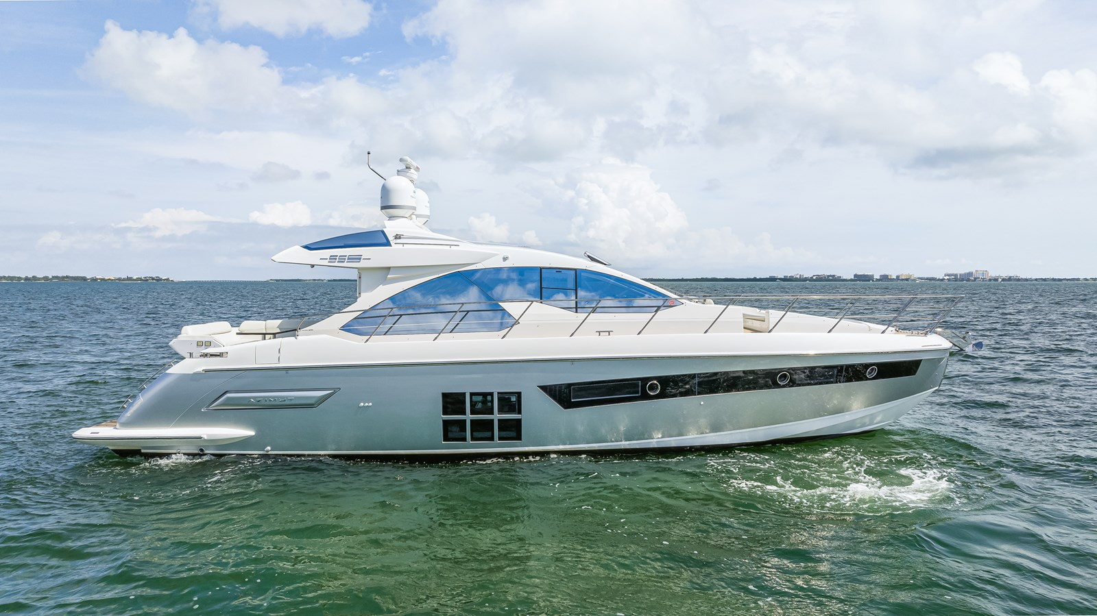 https://arconyachts.ams3.digitaloceanspaces.com/125323/conversions/large_4139266-optimize.jpg