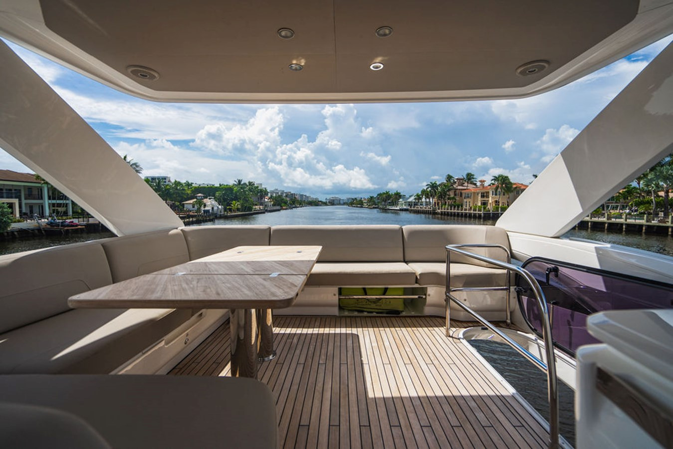 https://arconyachts.ams3.digitaloceanspaces.com/125324/conversions/large_3938991-optimize.jpg