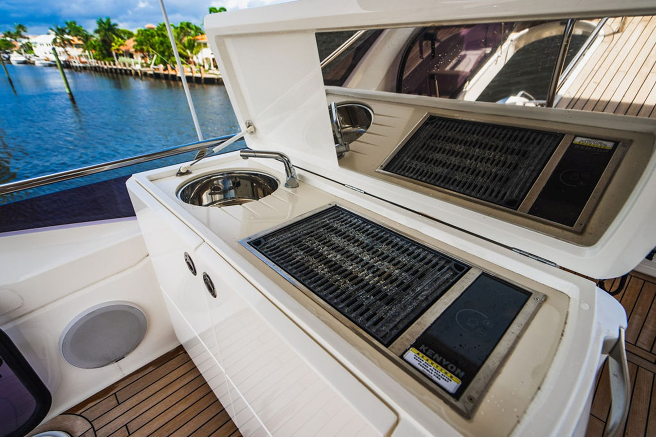 https://arconyachts.ams3.digitaloceanspaces.com/125336/conversions/large_3938996-optimize.jpg