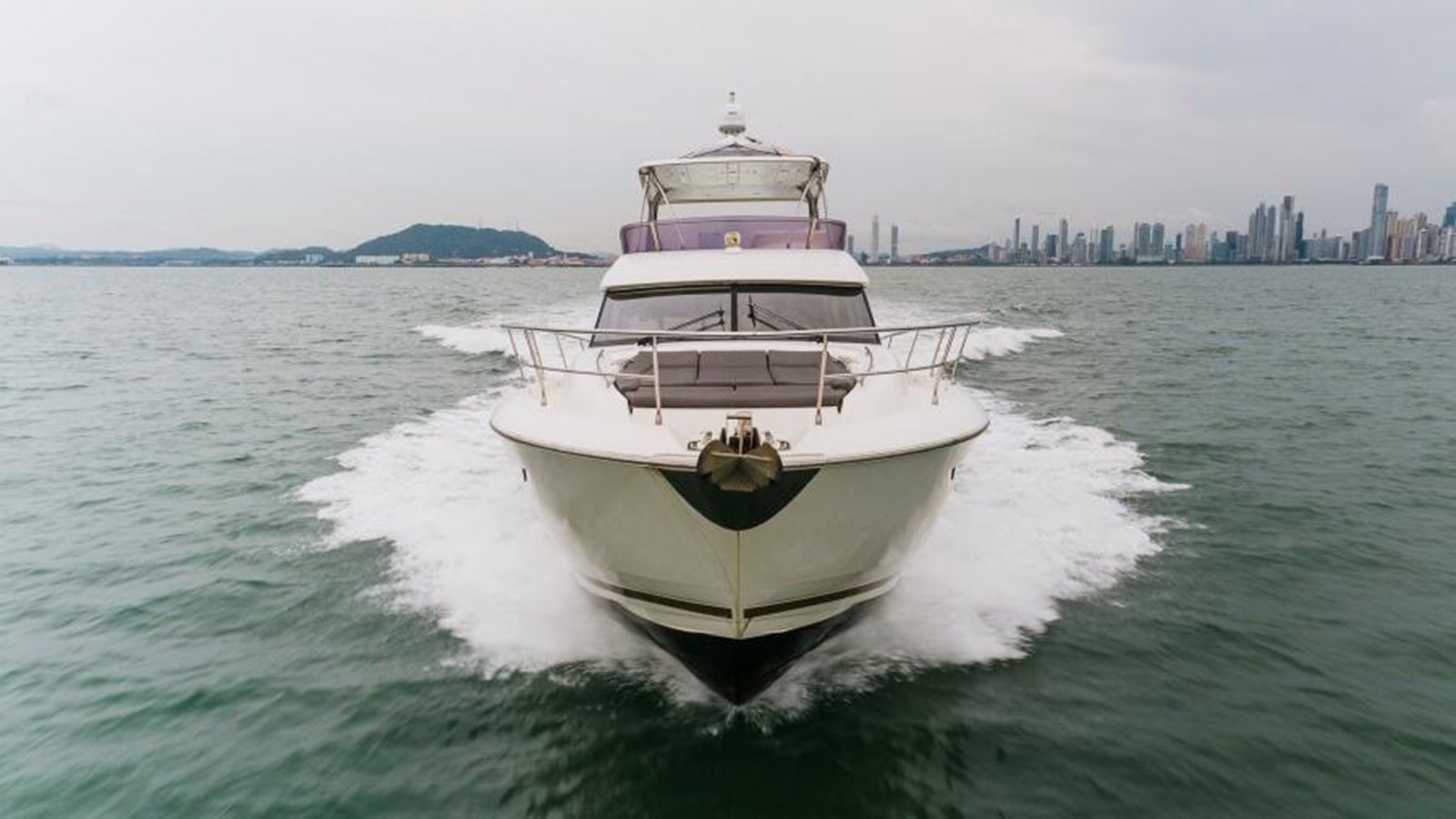 https://arconyachts.ams3.digitaloceanspaces.com/125340/conversions/large_3957708-optimize.jpg