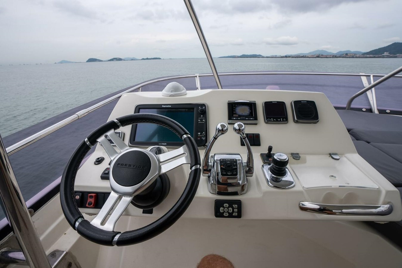 https://arconyachts.ams3.digitaloceanspaces.com/125361/conversions/large_3957717-optimize.jpg