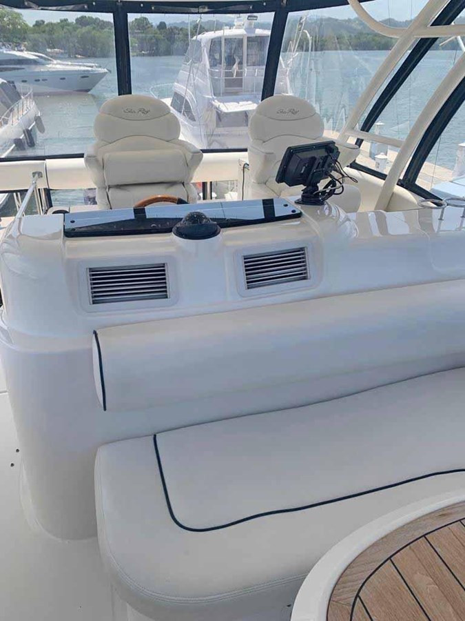 https://arconyachts.ams3.digitaloceanspaces.com/125464/conversions/large_4010398-optimize.jpg