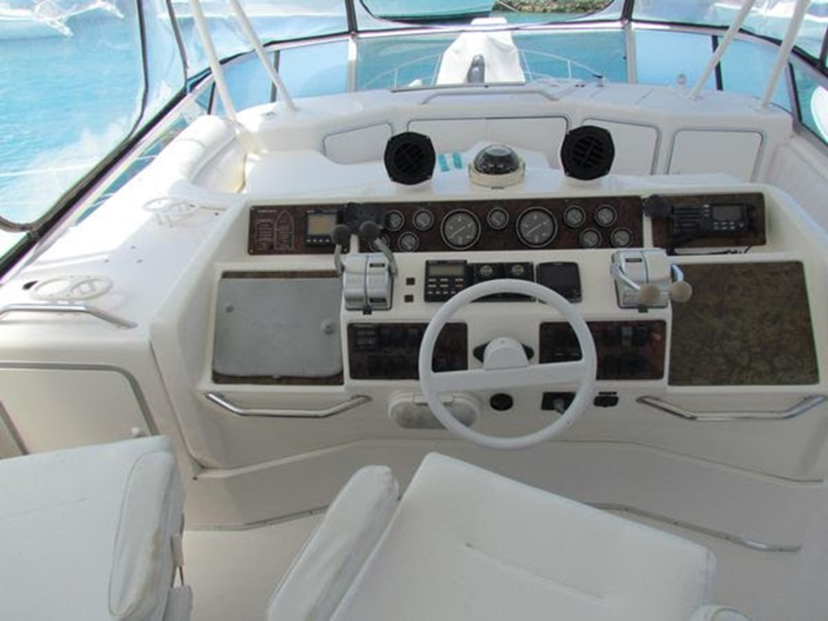 https://arconyachts.ams3.digitaloceanspaces.com/125477/conversions/large_3973992-optimize.jpg