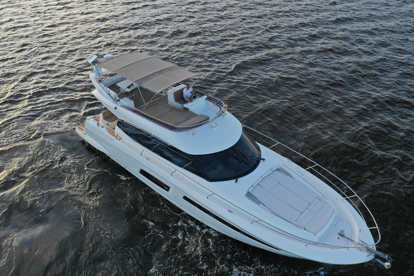 https://arconyachts.ams3.digitaloceanspaces.com/125573/conversions/large_4085665-optimize.jpg