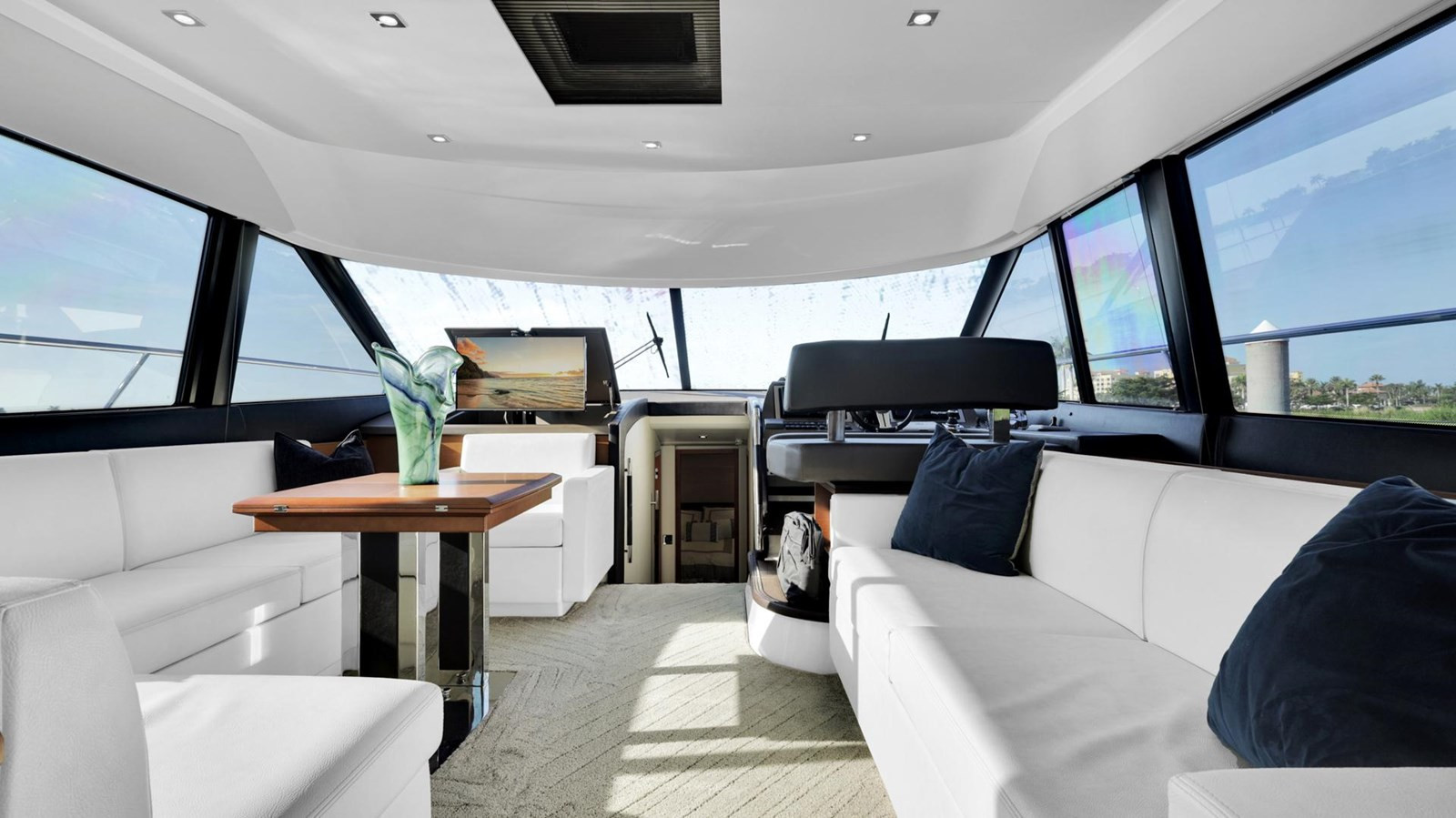 https://arconyachts.ams3.digitaloceanspaces.com/125587/conversions/large_4065490-optimize.jpg