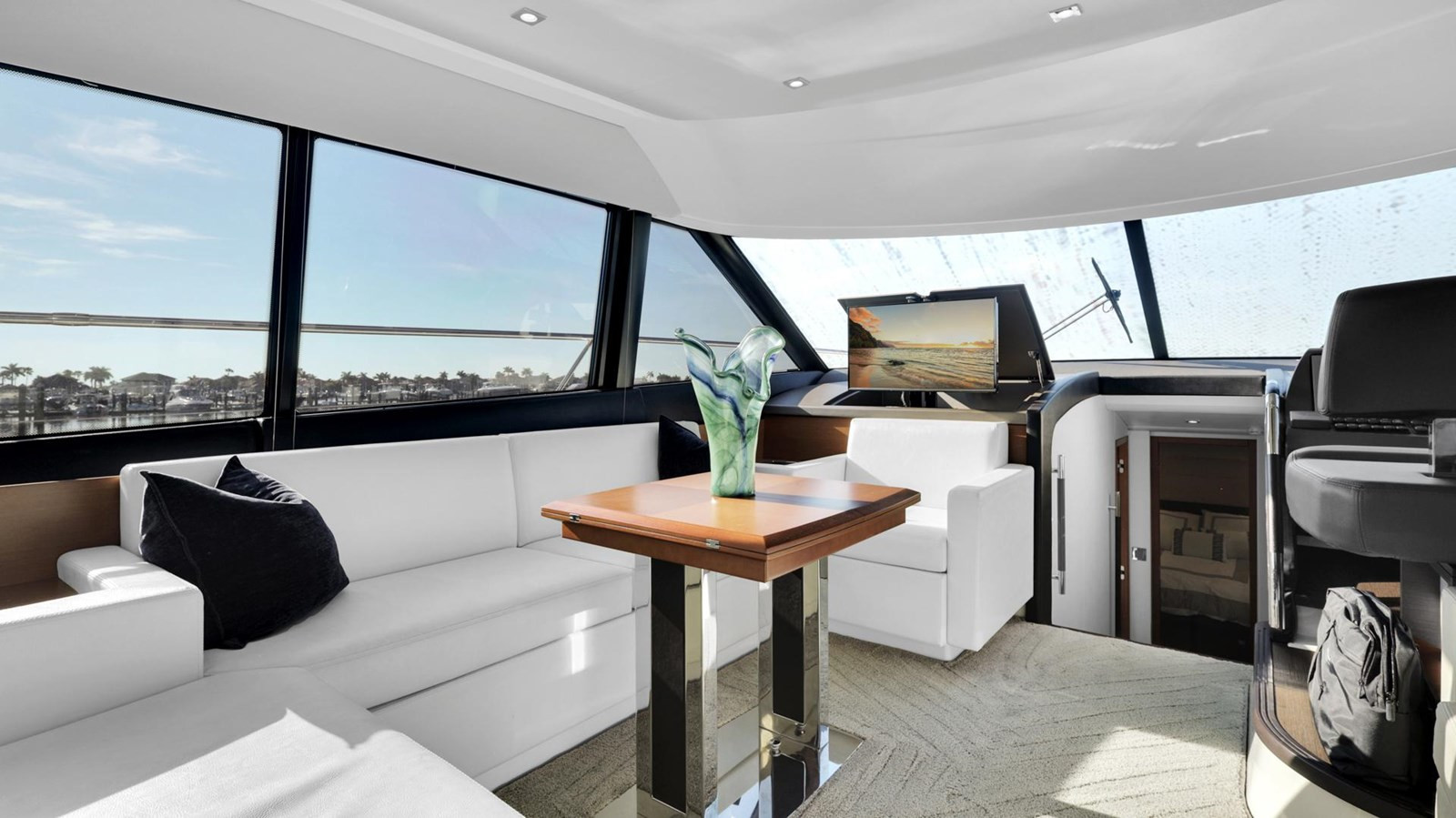 https://arconyachts.ams3.digitaloceanspaces.com/125590/conversions/large_4065491-optimize.jpg
