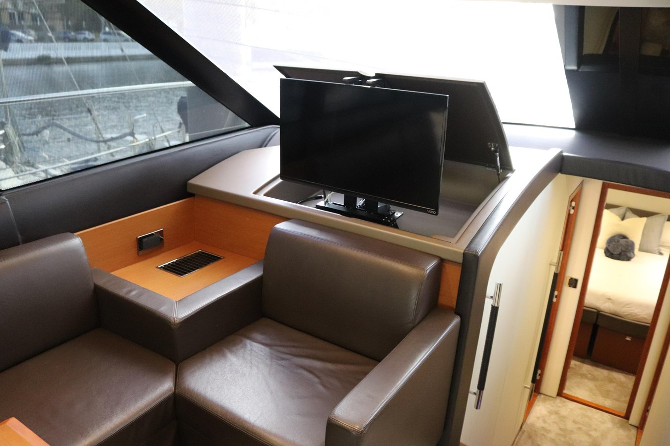 https://arconyachts.ams3.digitaloceanspaces.com/125681/conversions/large_4085705-optimize.jpg