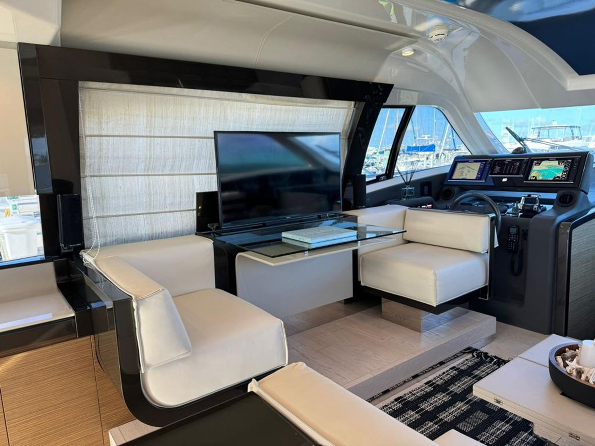 https://arconyachts.ams3.digitaloceanspaces.com/125696/conversions/large_4133061-optimize.jpg