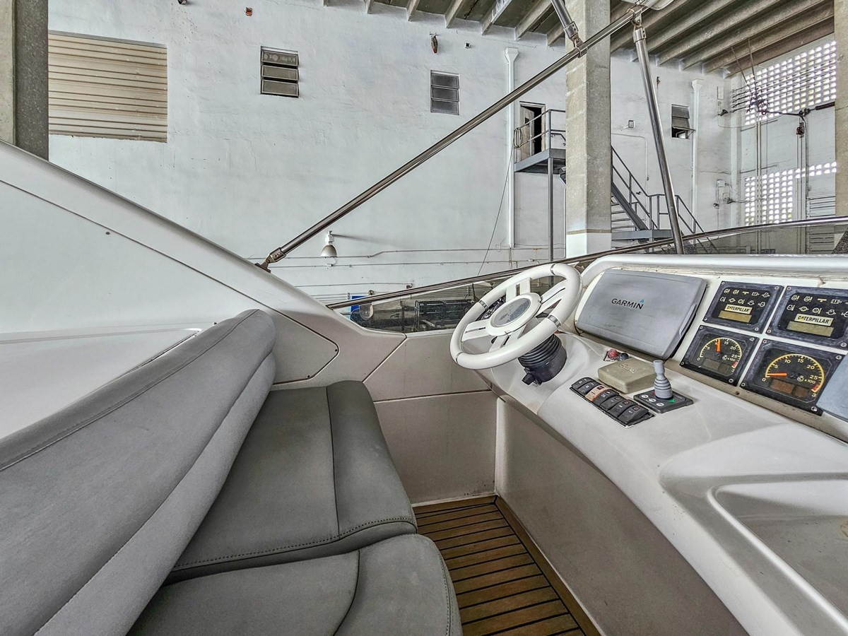 https://arconyachts.ams3.digitaloceanspaces.com/125724/conversions/large_4138518-optimize.jpg