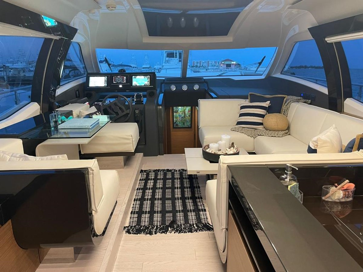 https://arconyachts.ams3.digitaloceanspaces.com/125732/conversions/large_4133073-optimize.jpg