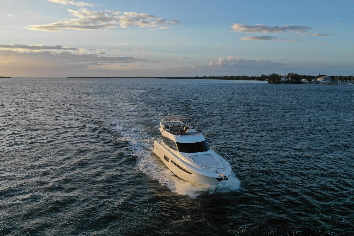 https://arconyachts.ams3.digitaloceanspaces.com/125737/conversions/large_4085725-optimize.jpg