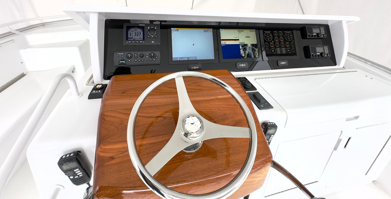 https://arconyachts.ams3.digitaloceanspaces.com/125793/conversions/large_4187922-optimize.jpg