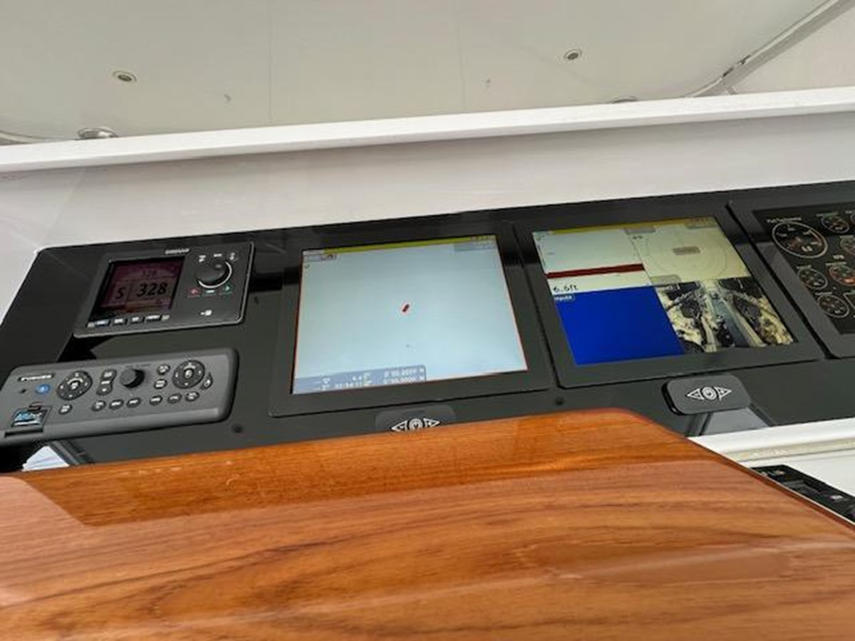 https://arconyachts.ams3.digitaloceanspaces.com/125811/conversions/large_4187929-optimize.jpg