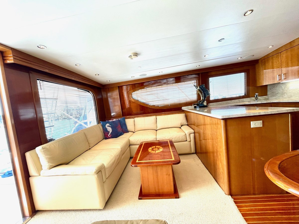 https://arconyachts.ams3.digitaloceanspaces.com/125844/conversions/large_4187940-optimize.jpg