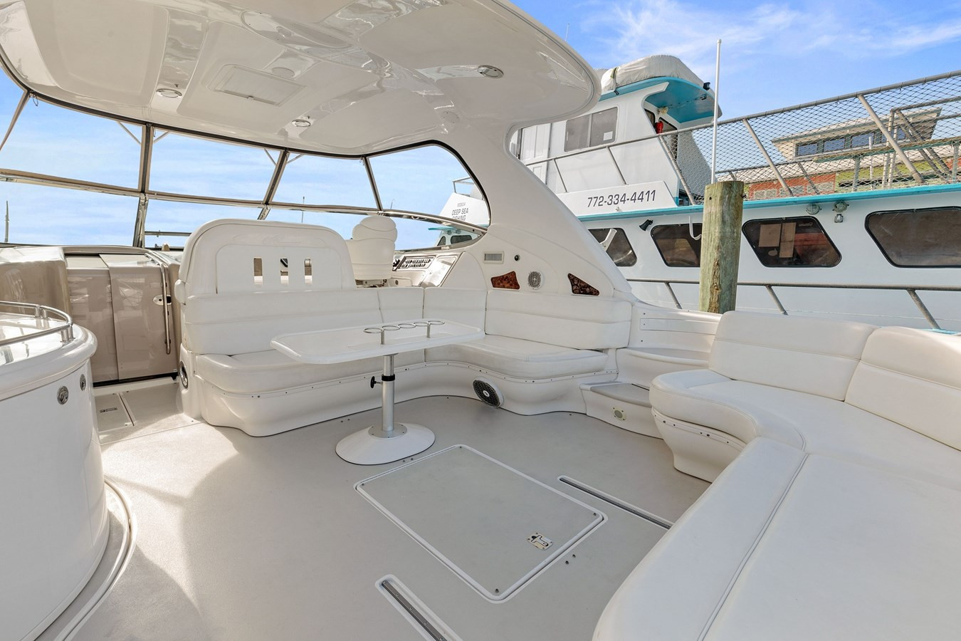 https://arconyachts.ams3.digitaloceanspaces.com/125921/conversions/large_4215832-optimize.jpg