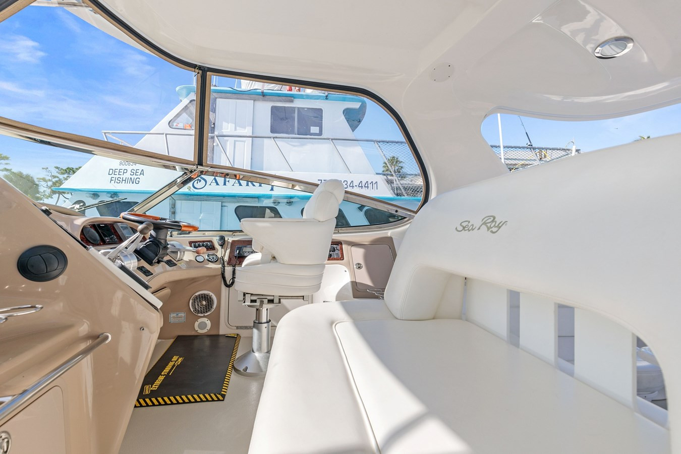 https://arconyachts.ams3.digitaloceanspaces.com/125927/conversions/large_4215834-optimize.jpg