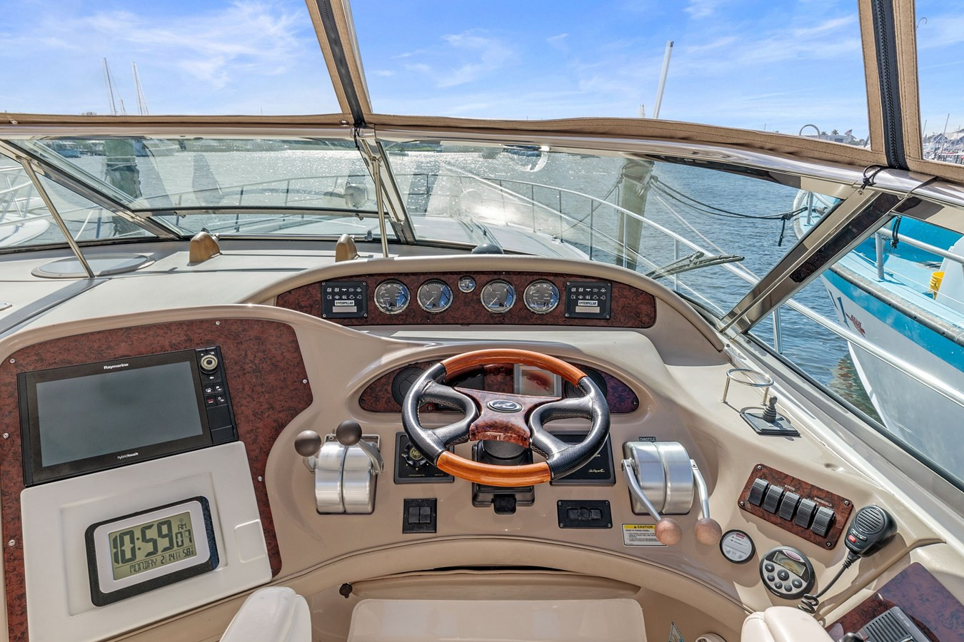 https://arconyachts.ams3.digitaloceanspaces.com/125932/conversions/large_4215836-optimize.jpg