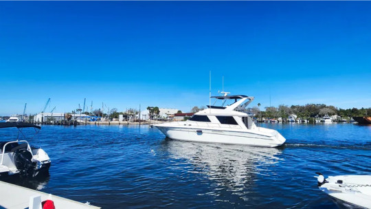 1997 SEA RAY 550 SEDAN BRIDGE