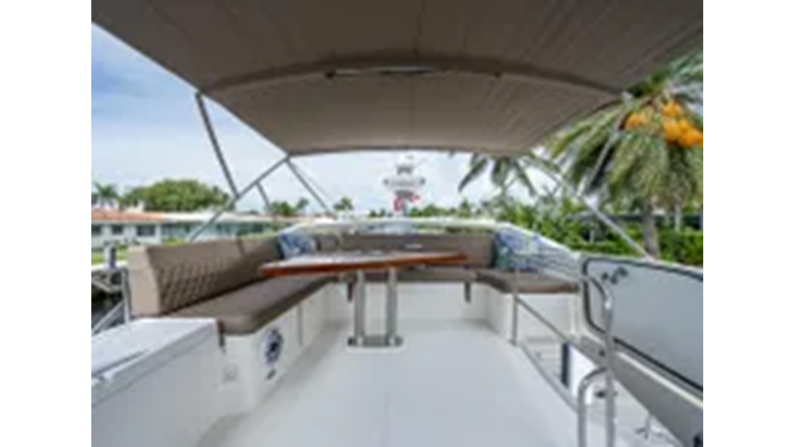 https://arconyachts.ams3.digitaloceanspaces.com/126022/conversions/large_4292371-optimize.jpg