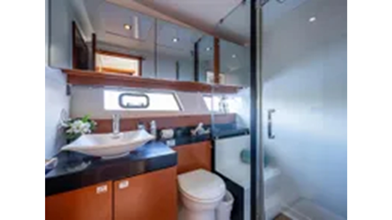 https://arconyachts.ams3.digitaloceanspaces.com/126051/conversions/large_4292381-optimize.jpg