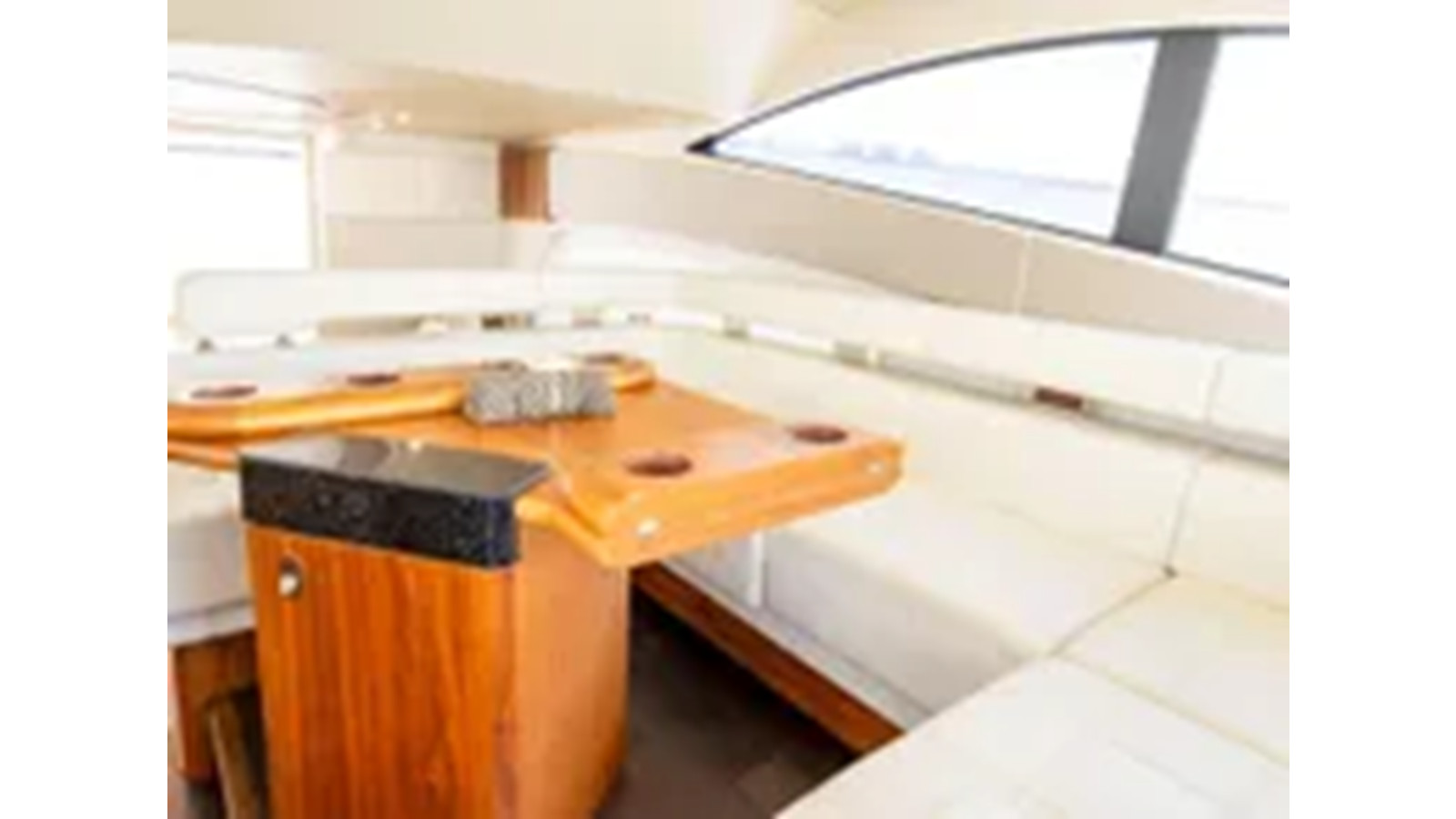 https://arconyachts.ams3.digitaloceanspaces.com/126055/conversions/large_4291208-optimize.jpg